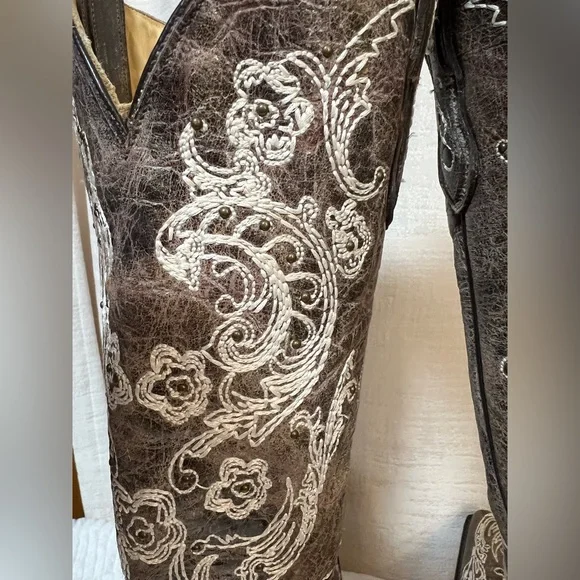 Soto Pre-Owned Great Condition Women’s Size 10.5 Embroidered Leather Boots - Picture 5 of 11